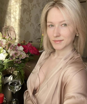 У меня есть множество возможностей, чтобы удовлетворить все твои желания и фантазии. Я эксперт в области эротического массажа, стриптиза, ролевых игр, фетиша и многое другое.
Я знаю, как доставить настоящее наслаждение и сделать тебя счастливым. Будь уверен, время проведенное со мной будет полностью посвящено твоему удовольствию и расслаблению.
Мой опыт подтверждают мои довольные клиенты, которые оставляют восторженные отзывы о моих услугах. А фото, которые я прилагаю, подтверждают мою красоту и очарование.
Не упусти возможность окунуться в мир сексуального блаженства в Москве в моей компании. Позвони мне сейчас и почувствуй абсолютное удовлетворение! 💫💕 Жанна